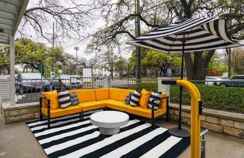 Dawson Apartamento | Soco 2BR Comfy Suite w Pool King bed Fast Wifi