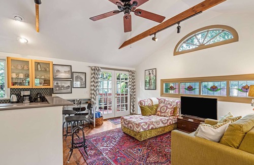 Travis Heights Apartamento | SoCo District, Pool | Garden Cottage, Park Lane