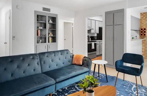 Travis Heights Apartamento | SOCO Park Creek View | The Perfect Location | Free Pkg
