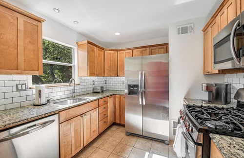 Dawson Casa | SoCo Vibes | Near DT | 9 beds