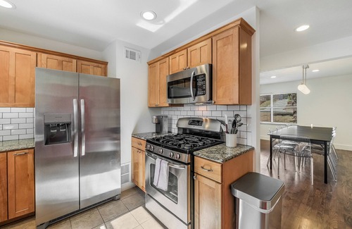 Dawson Casa | SoCo Vibes | Near DT | 9 beds