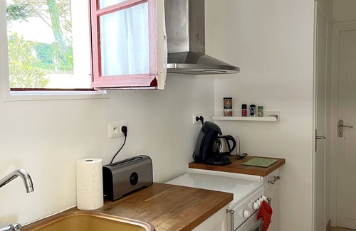 Behobie Apartamento | Socoa, espuma y flores silvestres para este alquiler con vistas al mar San Juan de Luz