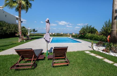 Kamisiana Apartamento | Socrates Holidays Apt. 1 with Pool near the Beach