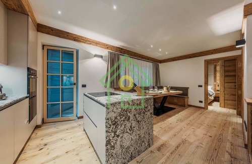 Cortina d'Ampezzo Apartamento | "Socrepes" Dolomiti Skyline Direct Reservations.