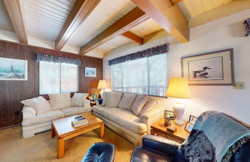 Pla-Vada Woodlands Casa | Soda Springs Sanctuary