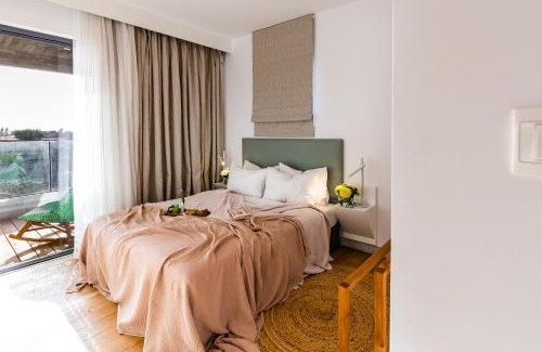 Paphos Apartamento | SOFIA Luxury Residence - Premium Apartments with Pool & BBQ, Rooftop Terrace, 5 Min to Sea