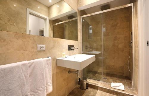 Rione XVIII Castro Pretorio Cama Y Desayuno | Sofia's Suites Guesthouse