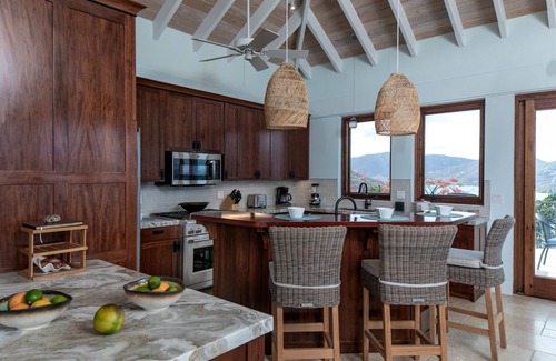 Estate Emmaus Villa | Amplio Coral Bay Villa con vistas espectaculares Por lo que el ojo puede ver