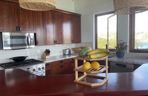 Estate Emmaus Villa | Amplio Coral Bay Villa con vistas espectaculares Por lo que el ojo puede ver