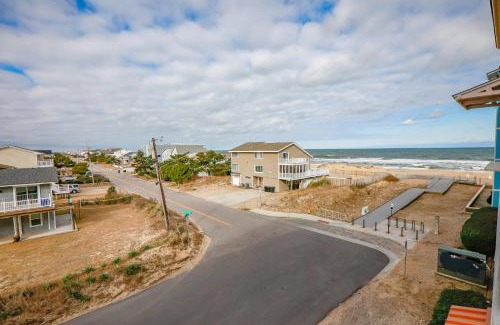 Sandbridge Apartamento | Sojourn Ocean View Oasis Ocean & Bay Views