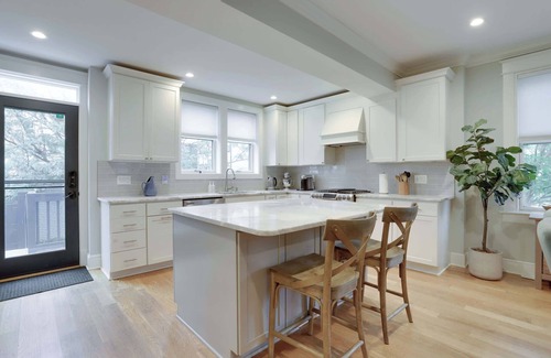 Southeast Casa | Sojourn's Capitol Hill Charmer Superb for Families