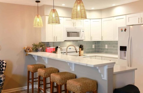 Northeast Virginia Beach Casa | Sojourn The Ocean Breeze in Virginia Beach
