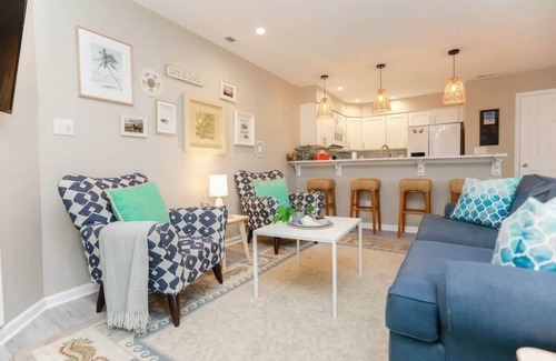Northeast Virginia Beach Casa | Sojourn The Ocean Breeze in Virginia Beach