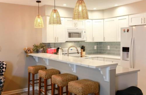 Northeast Virginia Beach Casa | Sojourn The Ocean Breeze in Virginia Beach
