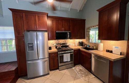 Fish Bay Villa | Sol Cottage Villa 2 BR, 1 BA, pool, lush landscaping, AC in fabulous Fish Bay