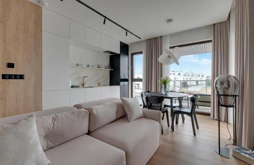 Orlinki Apartamento | Sol Marina - Pool, SPA, Wellness, Riverview & Parking by Downtown Apartments