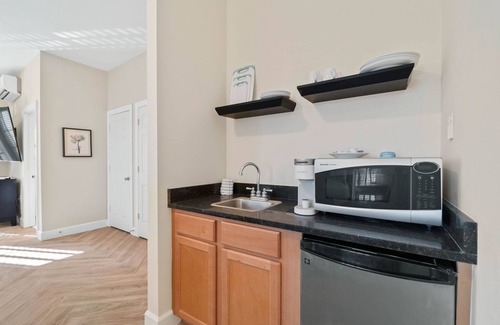Treetop Condominio | "Sol Mate" #239 Studio Sleeps 4