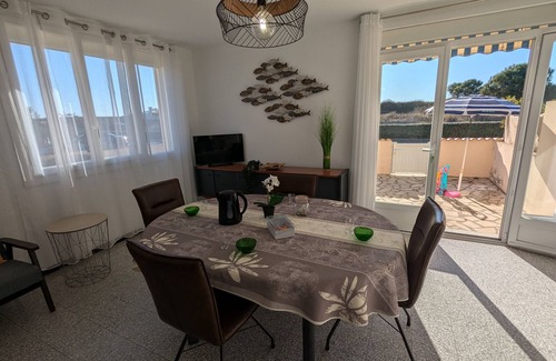 Le Grau-Du-Roi Apartamento | Sol-y-Days Altitude 0, planta baja en primera línea de mar