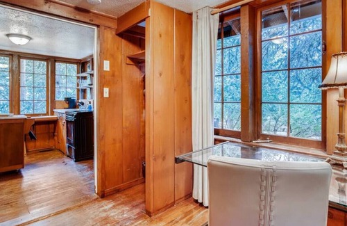 Idaho Springs Cabina | Solace WATERFRONT Work & Play Cabin getaway