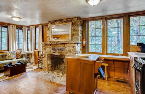 Idaho Springs Cabina | Solace Waterfront Work