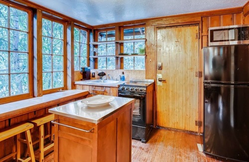 Idaho Springs Cabina | Solace Waterfront Work