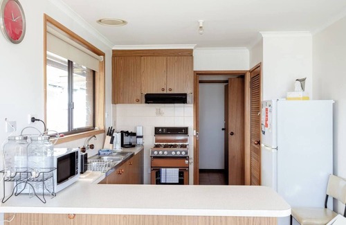 Dromana Casa | Solanders Retro Residence By the Beach Group Stay