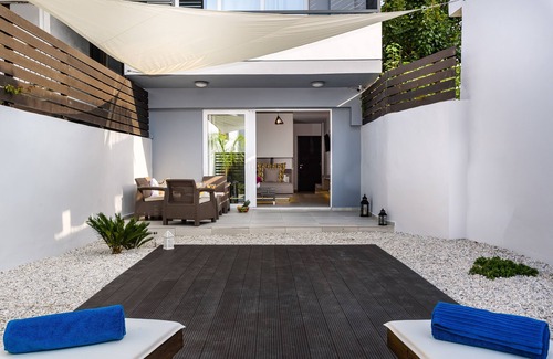 Agia Marina Apartamento | Apartamento Solar Yard North
