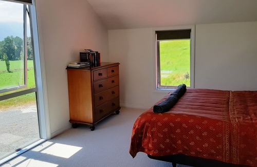 Kaikoura Casa | Solar Powered - Superb Mountain Views -