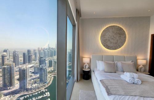 Dubai Marina Apartamento | SOLARTE Luxe - Marina Gate - Spectacular Pools with Marina Views