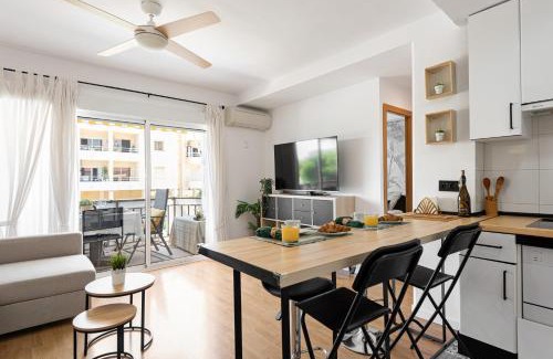 Carihuela Apartamento | Soleado y luminoso a 3 minutos de la playa-Carihuela