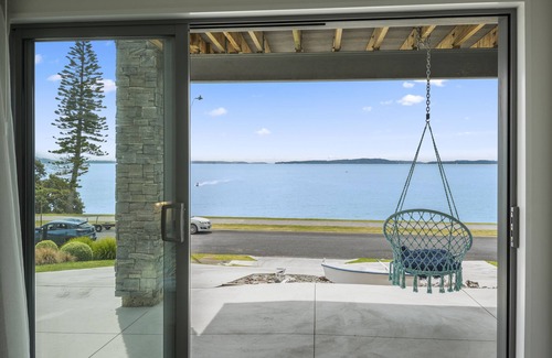 Maraetai Cabaña | Soleil on Omana - Omana Beach Holiday Home