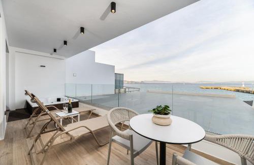 Kos Apartamento | SoleLuna 1-On the Beach-Hot Tub-Smart Home