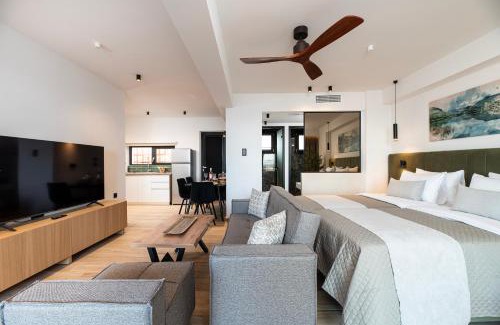 Kos Apartamento | SoleLuna 1-On the Beach-Hot Tub-Smart Home