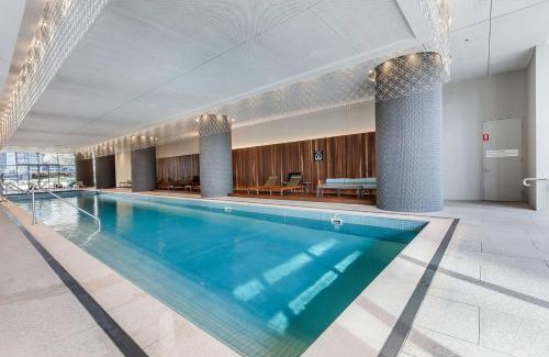 Southbank Apartamento | Solena - Riverside Comfort with Pools and Sky Lounge