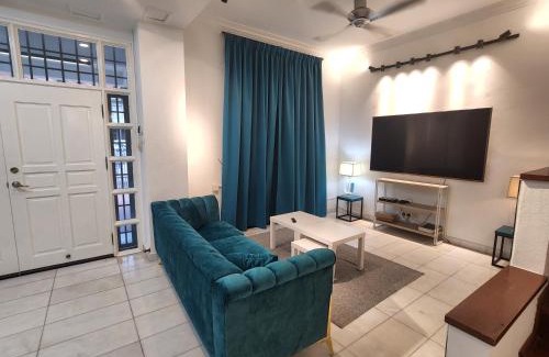Downtown George Town Casa | Solok Burma Vacation Home @ Gurney Penang
