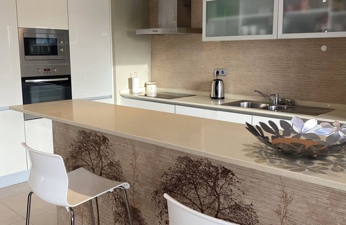 Alvor Apartamento | SOLRIO Apartment Vista Lagos Wi-Fi, UK TV, Sleeps 4,