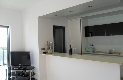 Alvor Apartamento | Solrio, moderno, apartamento de lujo de 1 cama wifi gratuito, UKTV. (9433 / AL)