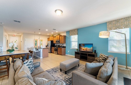 Loughman Casa | Solterra Sunshine Villa townhome with private pool in a resort setting.