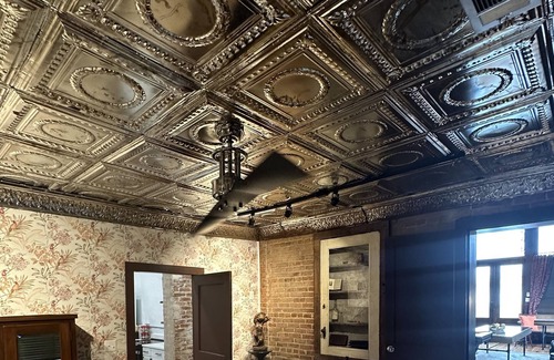Malvern Casa | Solve the Judge Glover Mystery and open the safe from the late 1800's !