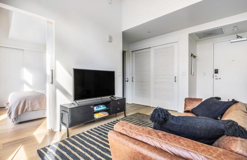 Mid-Market Apartamento | Soma 1BR w Parking BBQ Lounge nr BART SFO-415