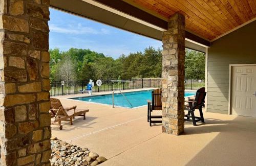 Dandridge Casa | Someday Cottage Luxury Lakefront Views for 6 withPool & Billiards