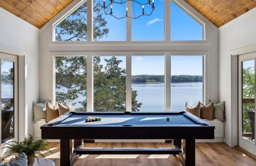 Dandridge Casa | Someday Cottage Luxury Lakefront Views for 6 withPool & Billiards