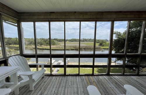 Brigands' Bay Cabaña | Someday Cozy Canalfront Home and Pet Friendly!