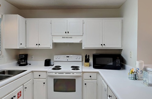 Bahama Beach Condominio | Somerset #205 | Great Location with Easy Walk to Beach!
