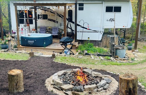 Trenton Casa | Somethin' Soulful Glamping Couples Retreat w/ Jacuzzi