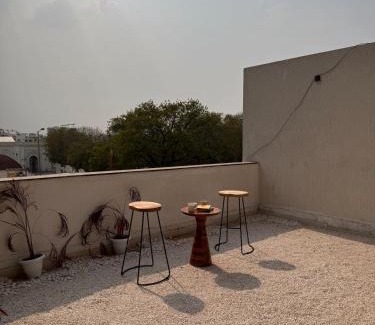 Tonk Road Apartamento | Somewhere in Jaipur, Sunlit Boho Floor Behind Airport