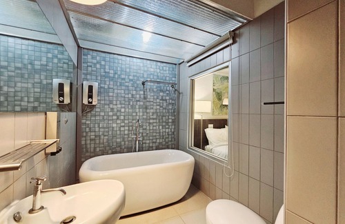 Bang Rak Casa | Somewhere to Escape - Hometel