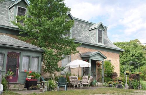 Lucknow Cama Y Desayuno | Sommerville Court Motel Bed & Breakfast