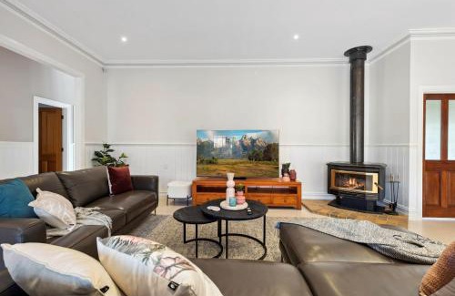 Somerville Casa | Sommerville Majestic Farm Manor Retreat 5bd 3Bth Pool Spa