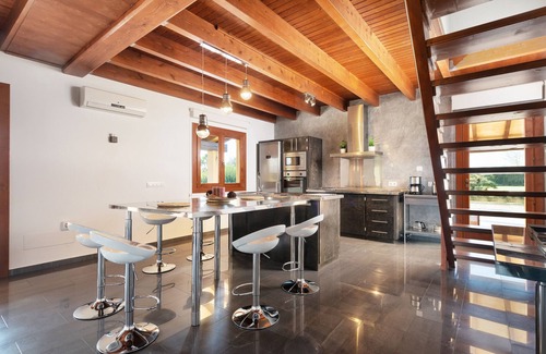 Petra Villa | SON MIERES (DE SA FONT) - Espectacular casa de campo con piscina privada. Wifi gratis.